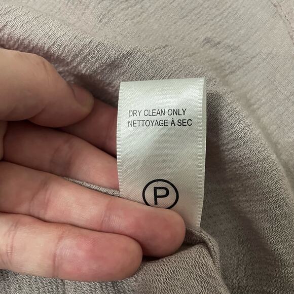 Brochu Walker Anglia Popover V-Neck Blouse Crinkle Gauze Fabric Taupe Medium - Picture 6 of 8